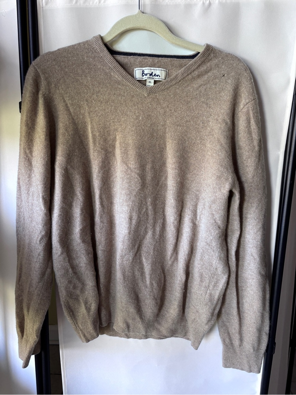 Boden 100% Cashmere V-Neck Sweater in Light Taupe